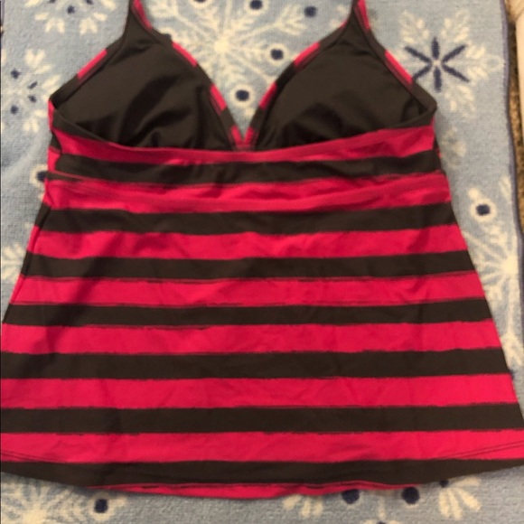 STRIPED CONVERSE HALTER TOP MED - Picture 2 of 4